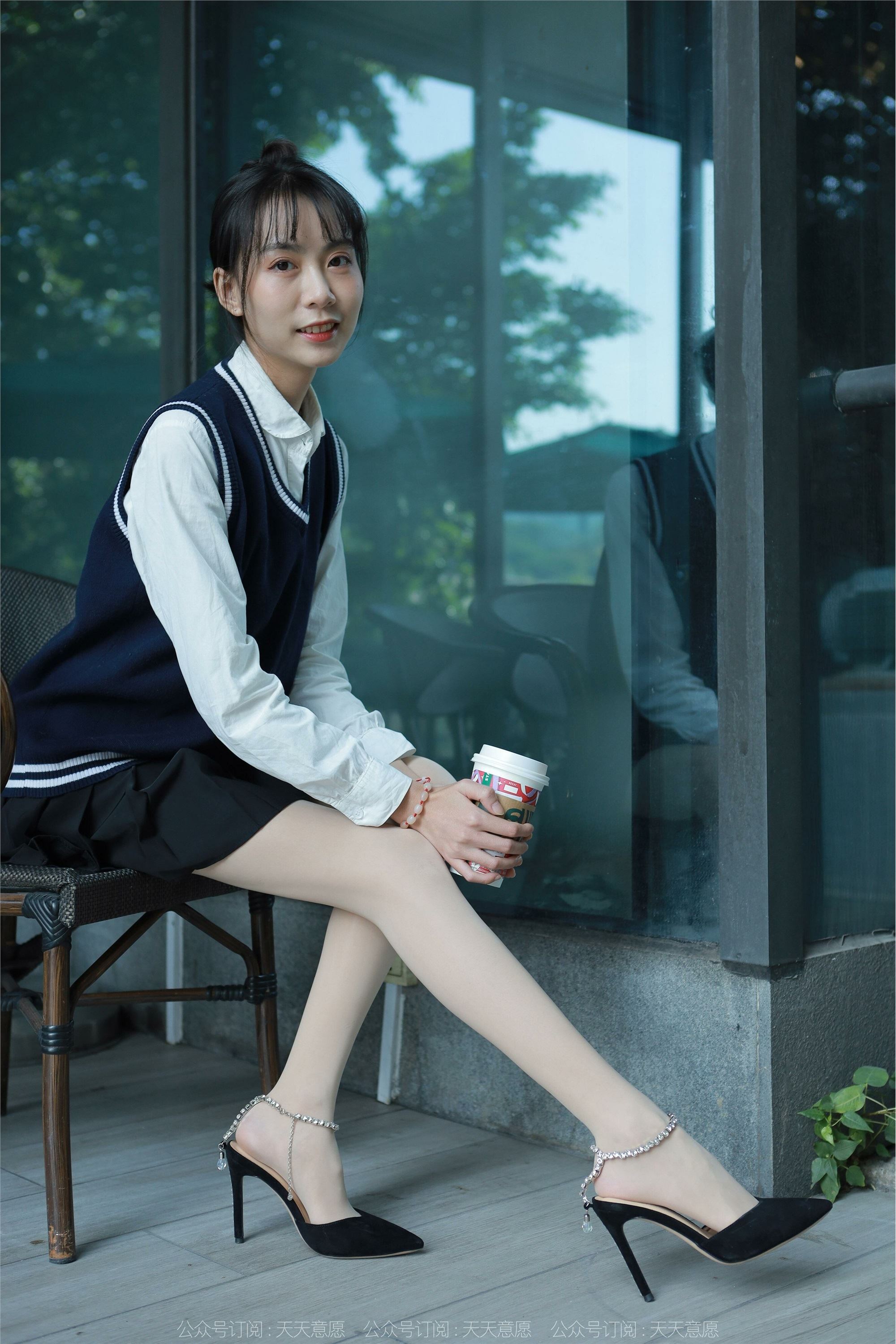 IESS异思趣向  2022.01.10 丝享家985：团团《纯玉学苑装》